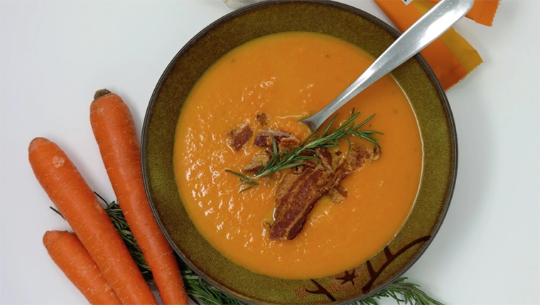 CREAMY CARROT AND CHICKEN BONE BROTH SOUP